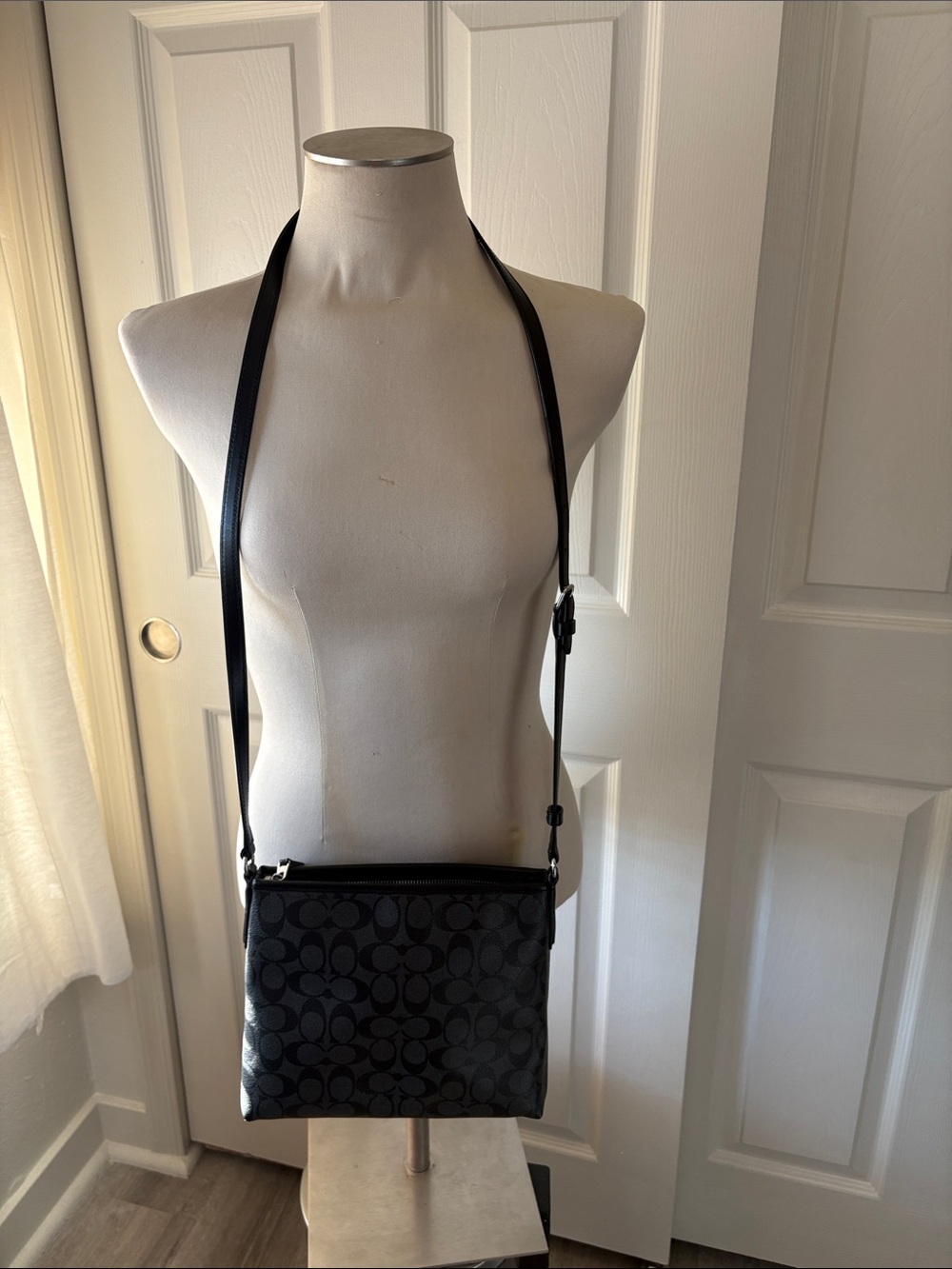 Coach Signature Black Crossbody Bag - Picture 4 of 8